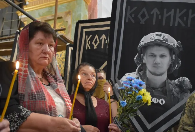 Навіки додому: Луцьк попрощався з трьома захисниками України Геннадієм Кравчуком, Максимом Возняком, Владиславом Гіндою