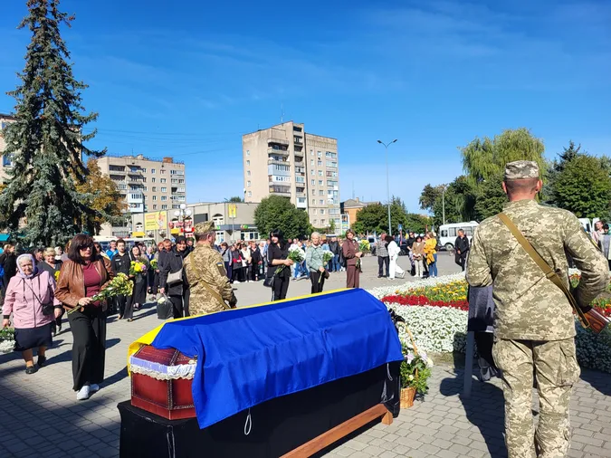 У Ковелі попрощалися із загиблим воїном Тарасом Солтисом (фото)