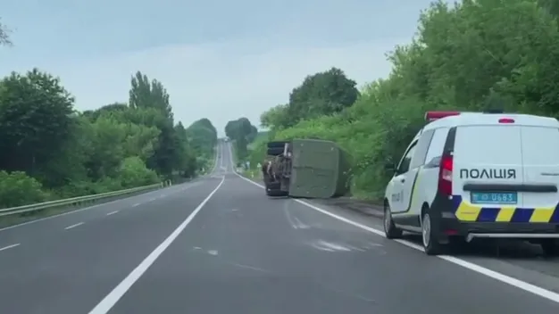 На Волині перевернулася вантажівка (ФОТО, ВІДЕО)