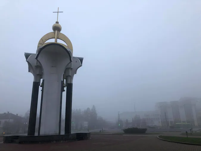 Напередодні Нового року Луцьк огорнув туман (фото)