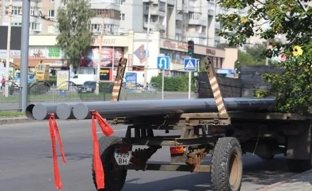 У Луцьку встановлюють освітлення для пішохідних переходів (фото)