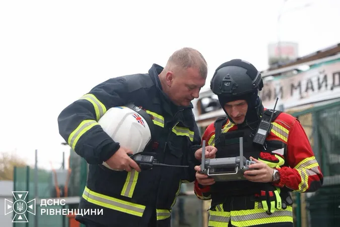 Масштабна пожежа та четверо постраждалих: наслідки атаки на «Епіцентр» на Рівненщині (фото)