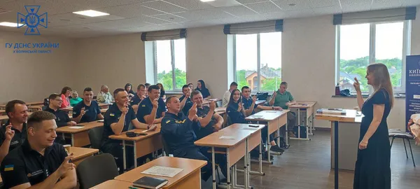 Волинські рятувальники вчать жестову мову (фото)