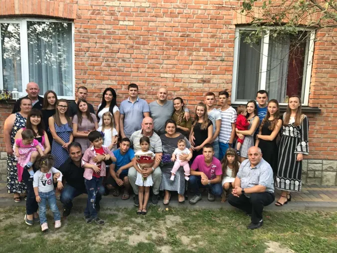 «Нема у нас чужих»: родина волинян виховала 23 дітей (фото)