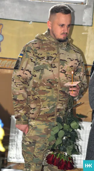 Повернувся не на весілля, а на свій похорон: на Волині попрощалися з капітаном волинської «сотки»