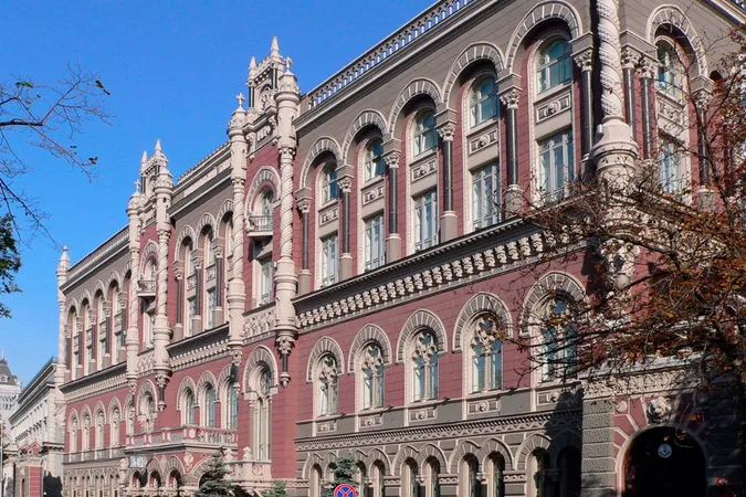 За часів Януковича Нацбанк незаконно витратив на рекламу 40 мільйонів
