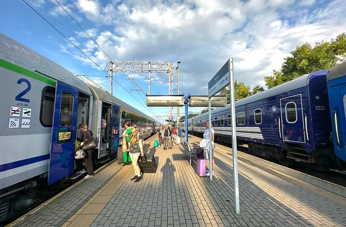 Курсує через Рівне і Ковель: УЗ подовжила курсування нового поїзда до Хелма (графік)