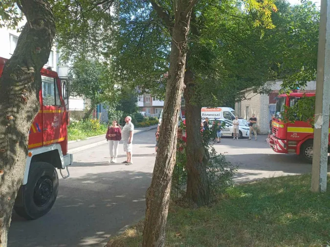 Не виходив на зв'язок декілька днів: у Луцьку у квартирі знайшли тіло чоловіка (фото)