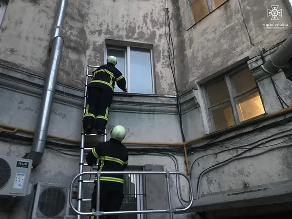 У Луцьку рятувальники двічі допомогли медикам «швидкої» (фото)
