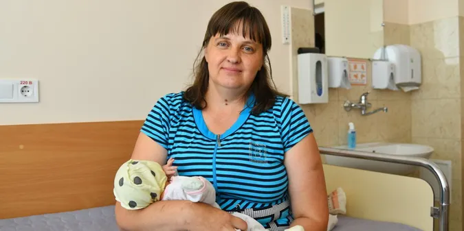 Голубці на літрів 12, відро тіста на млинці: як живе мама з Волині, у якої 17 дітей