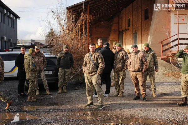 Родину Оленки приїхали підтримати побратими