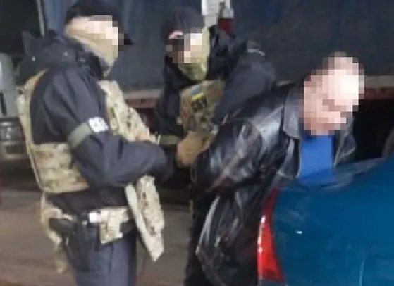 СБУ викрила колишнього військовослужбовця, який збирав інформацію про військові об'єкти на Волині (фото)
