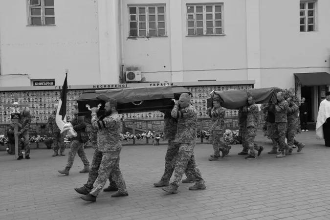 Луцьк попрощався з мужніми воїнами Олександром Чирком та Назаром Новосадом