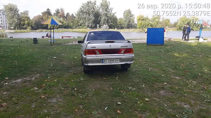Штраф до 1360 гривень: у Луцьку на «паркохамів» склали протоколи