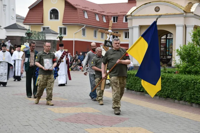 У Луцьку попрощалися із Героєм Олександром Іщуком (фото)
