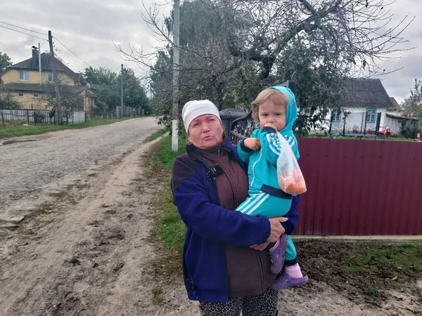 Підводою по селу збирають картоплю: як Колківська громада підтримує лікарню (фото)