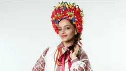 На Волині відтворили весільний стрій нареченої початку XX століття (фото)