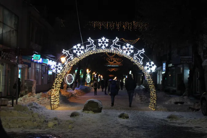 У Луцьку на вулиці оселилися янголи (фото)