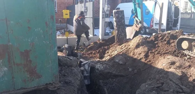 Розкопали землю та зрізали дерева: у Луцькому районі муніципали спіймали «ділків»