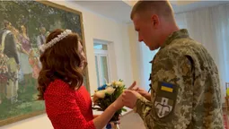 Він – військовий, вона – тил: молодята із Енергодара взяли шлюб у Володимирі (фото, відео)
