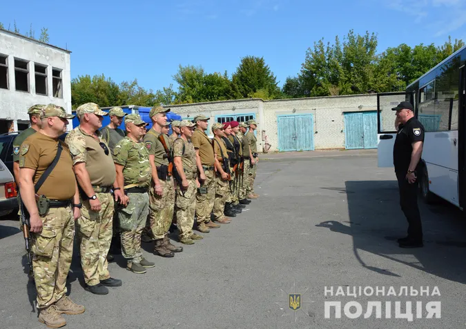 Волинські поліцейські вирушили в зону ООС (фото)