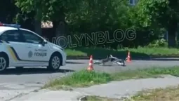 У Луцьку на Потебні зіткнулися мотоцикліст та велосипедист (відео)