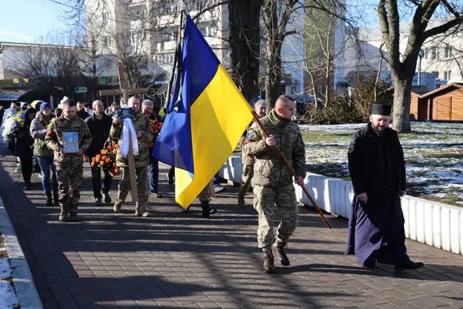 У Луцьку попрощалися із двома загиблими воїнами – Андрієм Черняком та Артемом Петровським (фото)