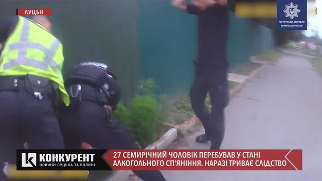 П'яний за кермом і стрибки з авто: у Луцьку переслідували грабіжника (відео)