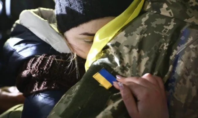 Обмін військовополоненими: повернули 41 людину (відео)