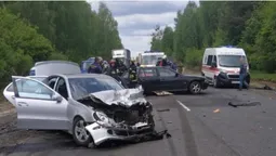 Аварія на Волині: зіткнулися два легковики й вантажівка (фото, відео, оновлено)