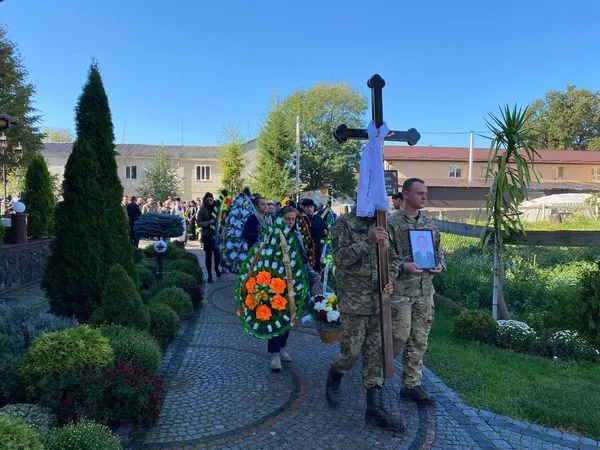 У Володимирі попрощалися із загиблим Героєм Євгеном Ворошиком (фото)