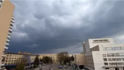 Над Луцьком нависли грозові хмари (фотофакт)