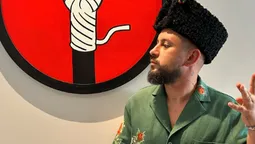 MONATIK зустрів День вишиванки у незвичайному образі