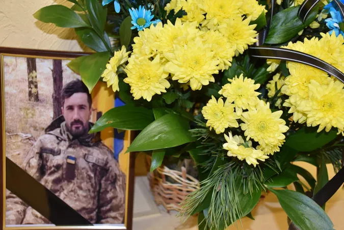 Загинув у свій день народження: у Луцькому районі прощались з захисником Олегом Корецьким (фото)