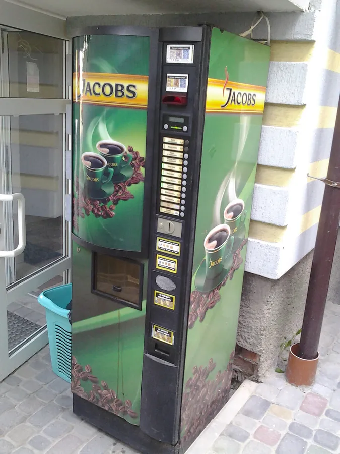 В луцькій школі № 4 встановили кавовий апарат (оновлено)