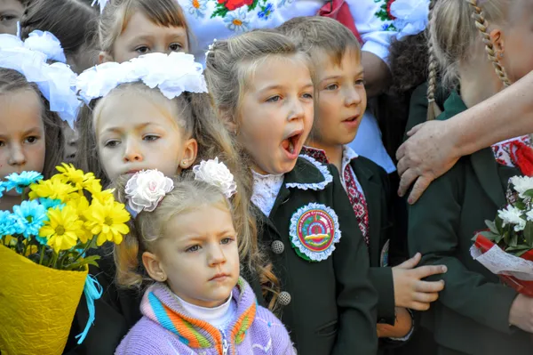 Діти звикли, що можна добре поспати. А тут знову школа...