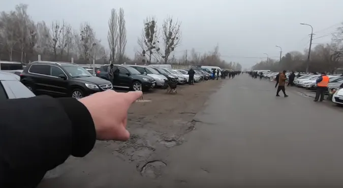В яку ціну можна придбати авто на луцькому авторинку (ВІДЕО)