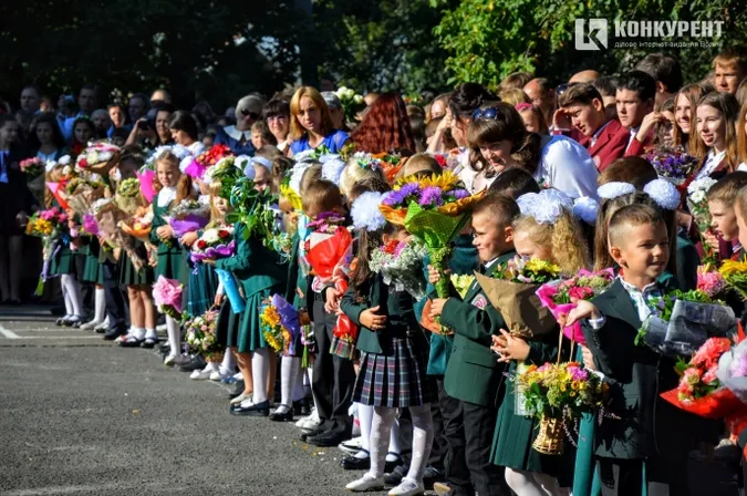 Перший дзвоник у Луцьку: де і кого чекати з чиновників 