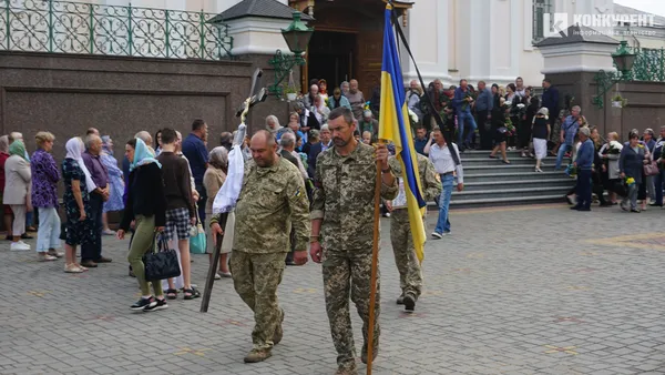 Луцьк у траурі: попрощалися із загиблим Героєм Валерієм Федюком (фото)