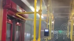 У Луцьку під час руху задимівся тролейбус (відео)