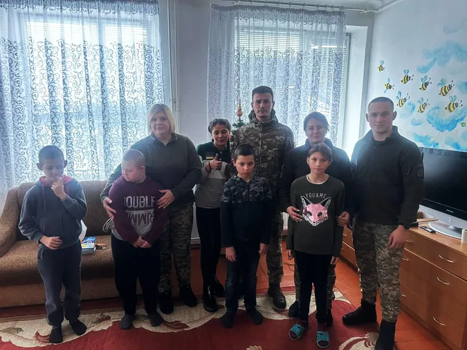 Волинські прикордонники привітали з Днем Миколая дітей загиблих побратимів (фото)