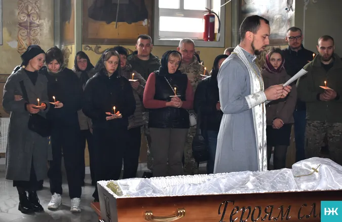 Повернувся не на весілля, а на свій похорон: на Волині попрощалися з капітаном волинської «сотки»