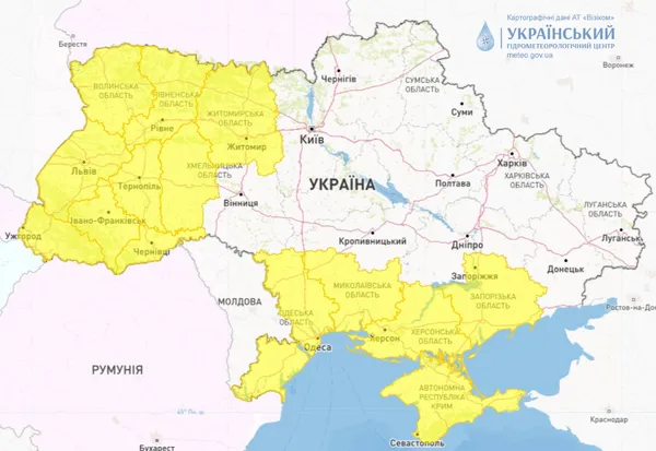 «Жовтий» рівень небезпеки: попереджають про густий туман на Заході України (фото)