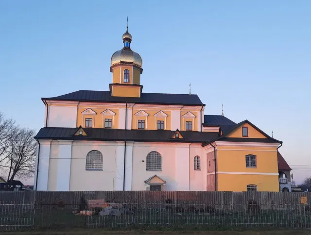 Палаци та монастир: показали столітні фото Жидичина (фото)