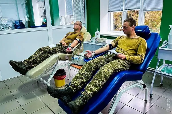 Волинські гвардійці здали кров, щоб рятувати життя (фото)