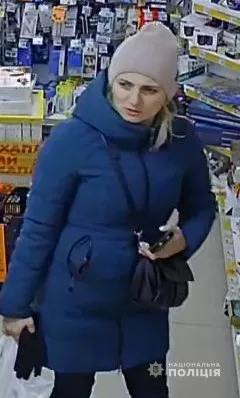 Злодійки: встановлюють особи жінок, причетних до крадіжок у Луцьку (фото)