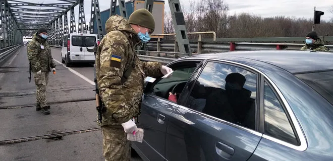 Уряд закриває кордони для іноземців до кінця вересня