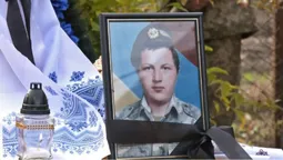 «Надіялися, що живий»: на Волині попрощалися з воїном, зниклим безвісти в Іловайському котлі (фото, відео)