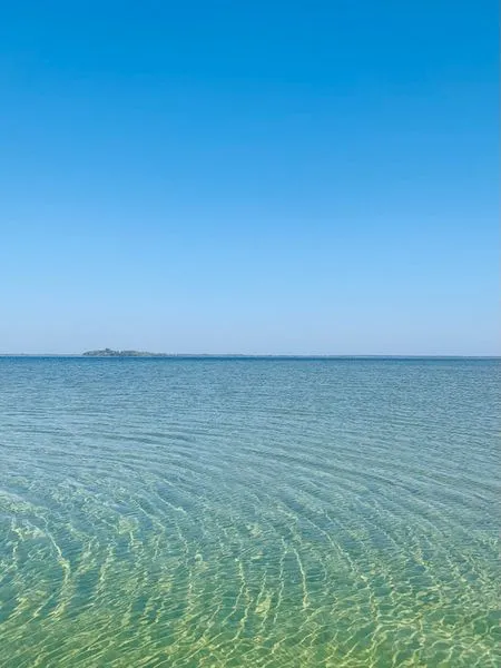 У Світязі перевірили якість води: що з озером після навали туристів (фото)