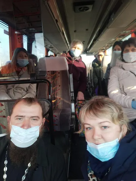 Жидичинський монастир дав свій транспорт, аби довозити луцьких медиків на роботу